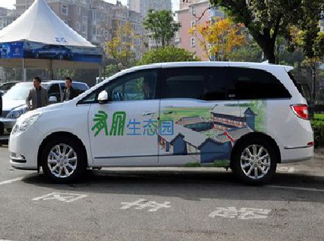 通城户外车贴喷绘如何保持效果?